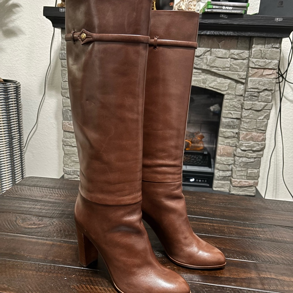 Louis Vuitton Brown Heeled Boots with Classic Design